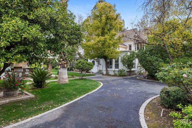 701 Oleander Avenue, Bakersfield, CA 93304