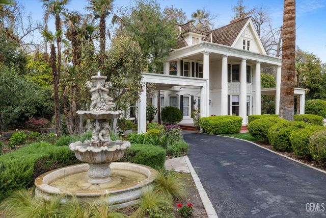 701 Oleander Avenue, Bakersfield, CA 93304