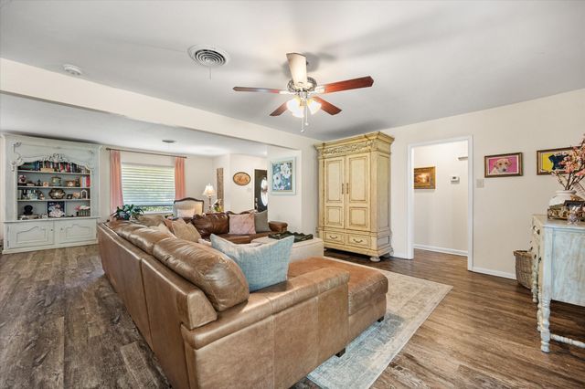 5608 Winifred Drive, Fort Worth, TX 76133