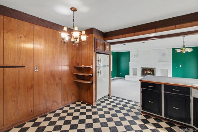 1085 Queen Court, Milford Village, MI 48381