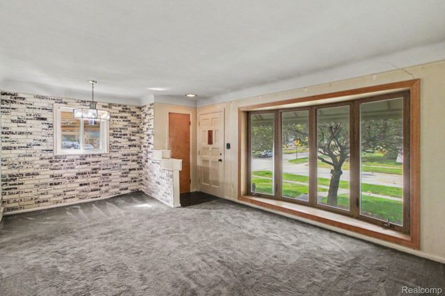 1085 Queen Court, Milford Village, MI 48381