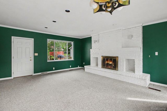 1085 Queen Court, Milford Village, MI 48381