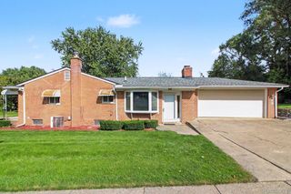 1085 Queen Court, Milford Village, MI 48381