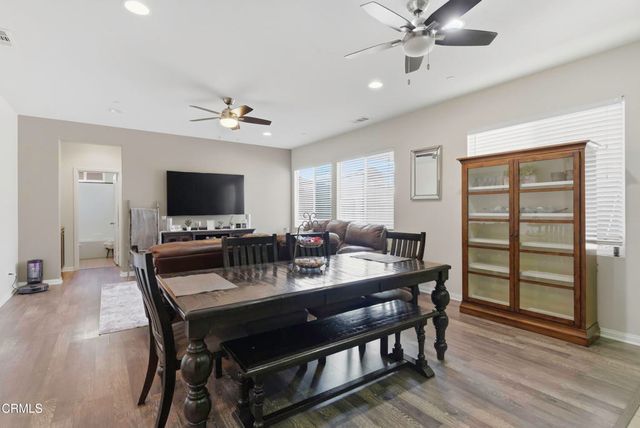 5018 Gleaming Gem Way, Bakersfield, CA 93313