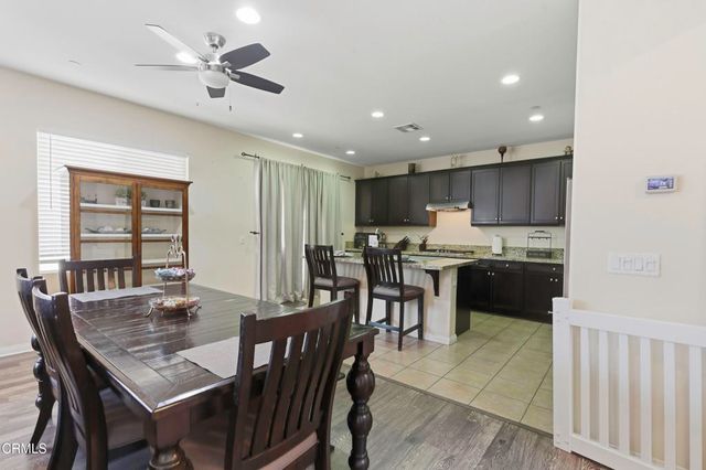 5018 Gleaming Gem Way, Bakersfield, CA 93313