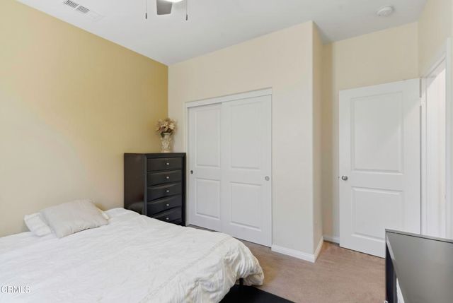5018 Gleaming Gem Way, Bakersfield, CA 93313