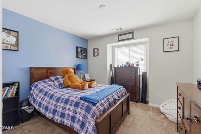 5018 Gleaming Gem Way, Bakersfield, CA 93313