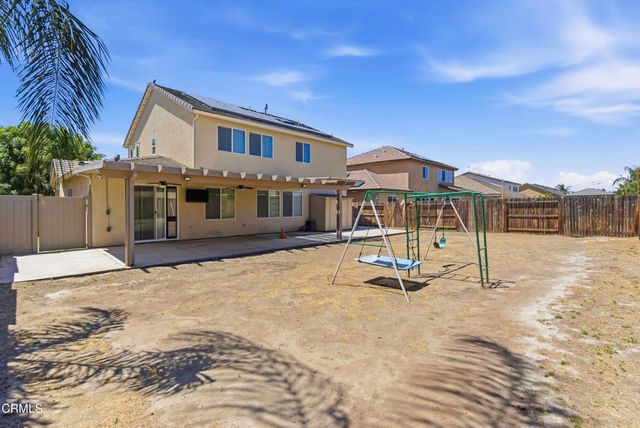 5018 Gleaming Gem Way, Bakersfield, CA 93313