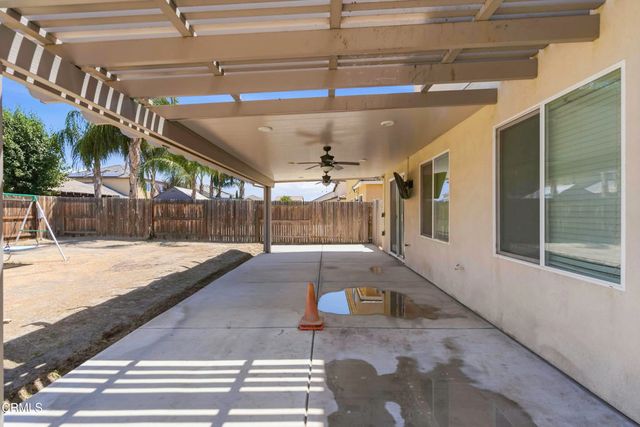 5018 Gleaming Gem Way, Bakersfield, CA 93313