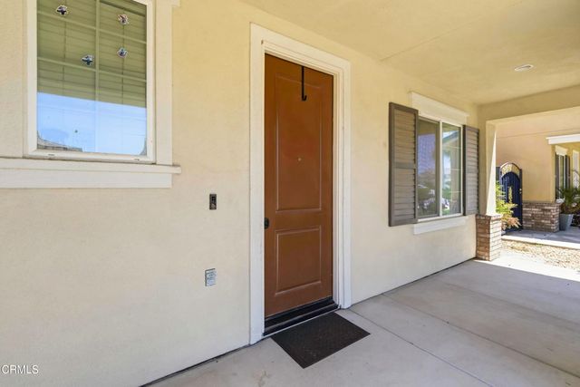 5018 Gleaming Gem Way, Bakersfield, CA 93313