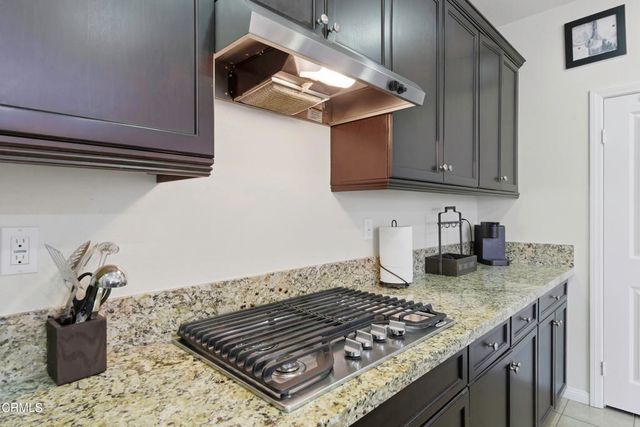5018 Gleaming Gem Way, Bakersfield, CA 93313