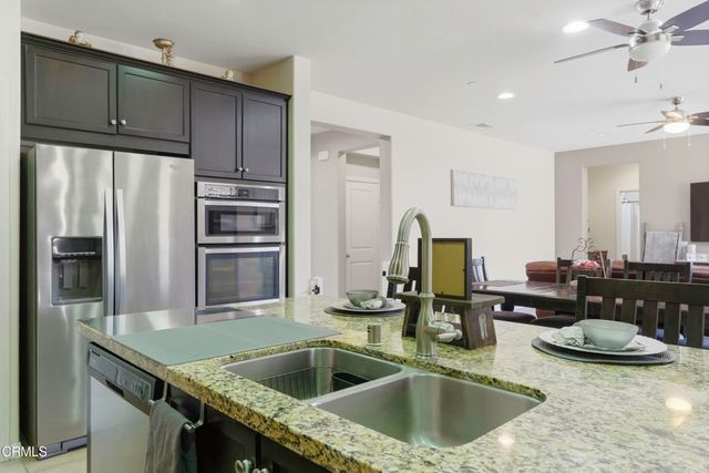 5018 Gleaming Gem Way, Bakersfield, CA 93313