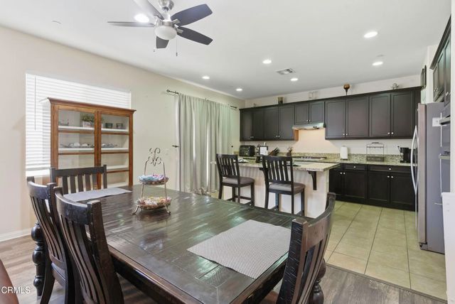 5018 Gleaming Gem Way, Bakersfield, CA 93313