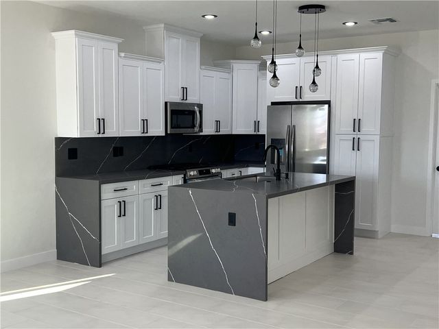 949 Harbor Drive, Bullhead City, AZ 86442