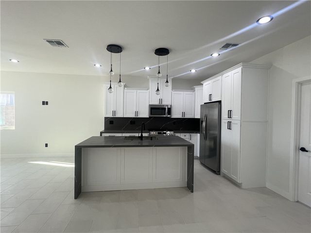 949 Harbor Drive, Bullhead City, AZ 86442