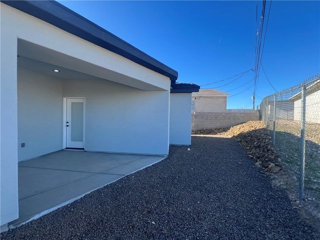 949 Harbor Drive, Bullhead City, AZ 86442