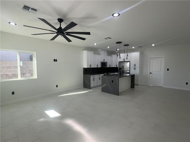 949 Harbor Drive, Bullhead City, AZ 86442