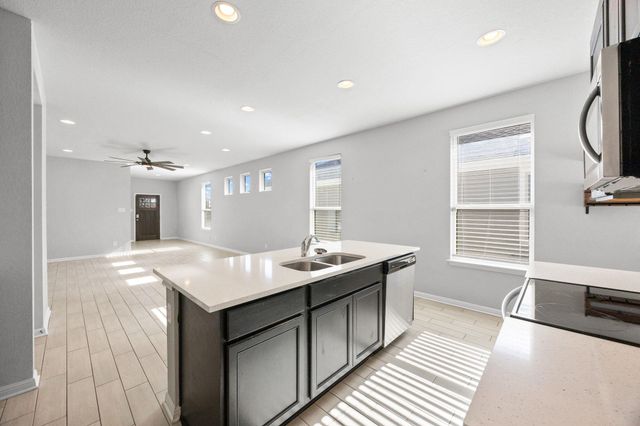 225 Unforgiven LN, Jarrell, TX 76537