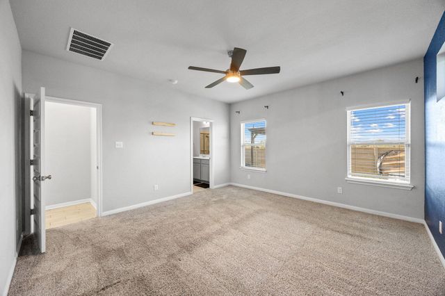 225 Unforgiven LN, Jarrell, TX 76537