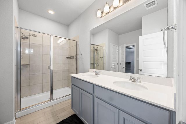 225 Unforgiven LN, Jarrell, TX 76537