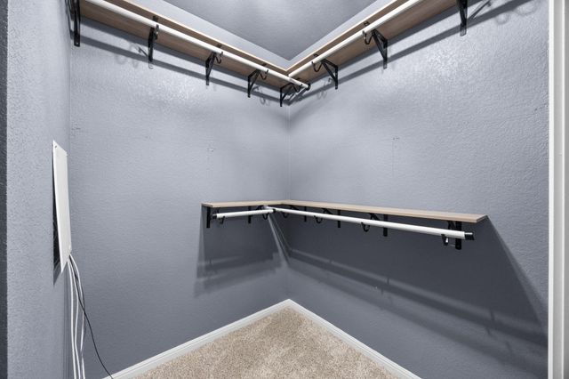 225 Unforgiven LN, Jarrell, TX 76537