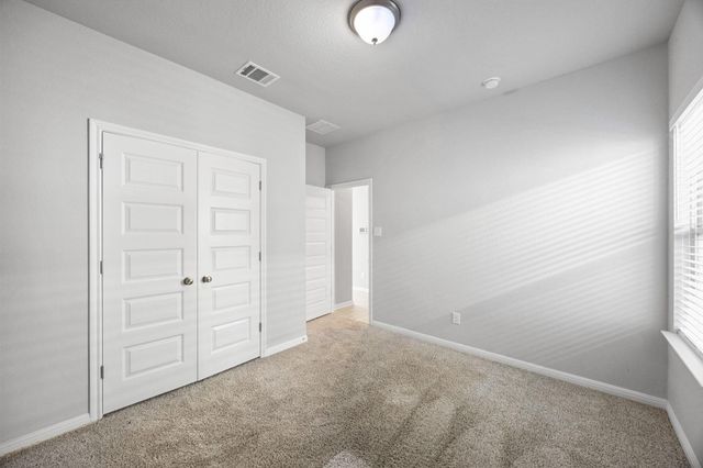 225 Unforgiven LN, Jarrell, TX 76537