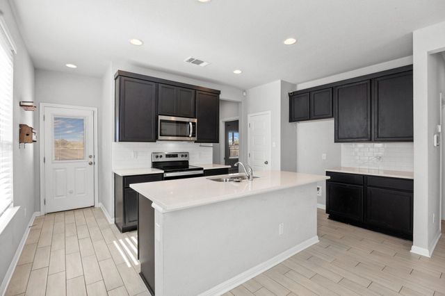 225 Unforgiven LN, Jarrell, TX 76537