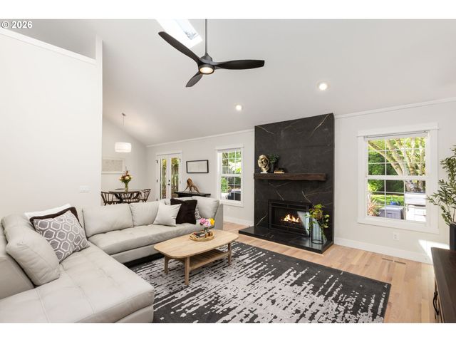2270 OSTMAN Rd, West Linn, OR 97068