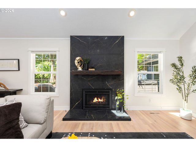 2270 OSTMAN Rd, West Linn, OR 97068
