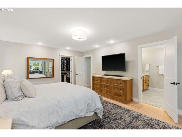 2270 OSTMAN Rd, West Linn, OR 97068