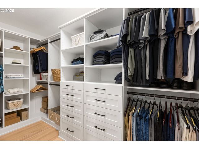 2270 OSTMAN Rd, West Linn, OR 97068