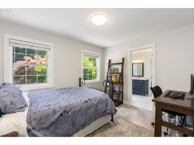 2270 OSTMAN Rd, West Linn, OR 97068
