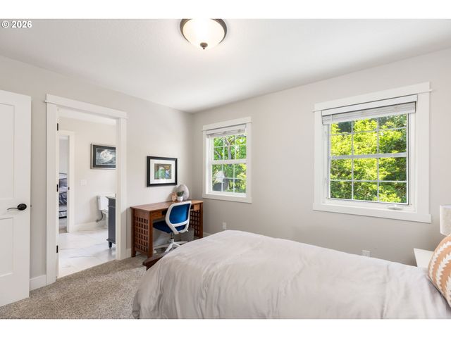 2270 OSTMAN Rd, West Linn, OR 97068