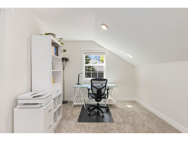 2270 OSTMAN Rd, West Linn, OR 97068