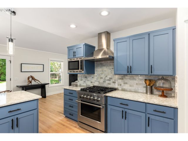 2270 OSTMAN Rd, West Linn, OR 97068