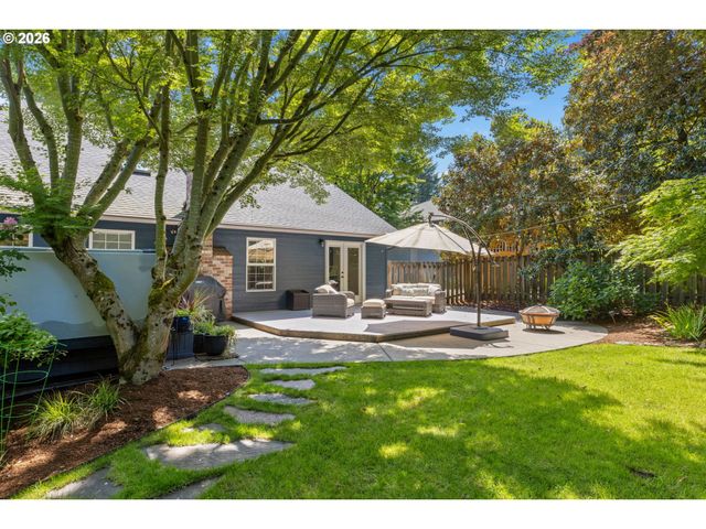 2270 OSTMAN Rd, West Linn, OR 97068