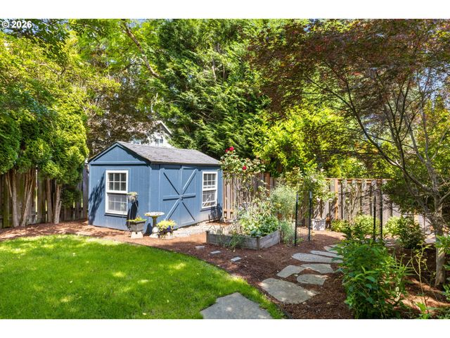 2270 OSTMAN Rd, West Linn, OR 97068
