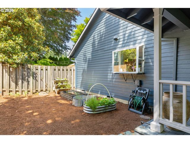 2270 OSTMAN Rd, West Linn, OR 97068
