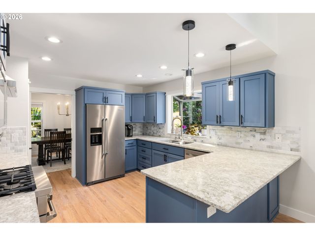 2270 OSTMAN Rd, West Linn, OR 97068