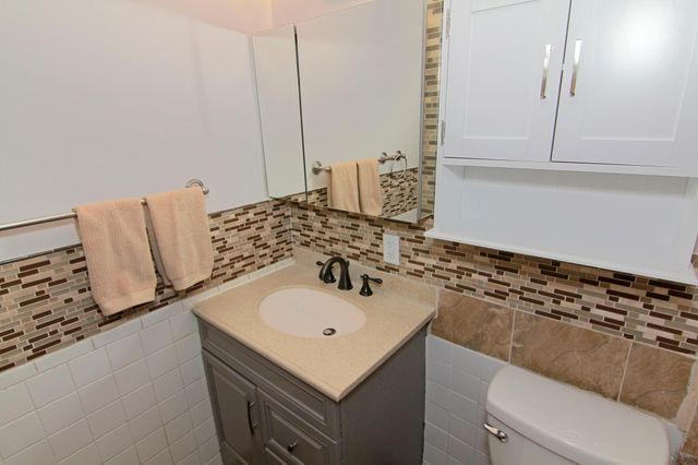 2212 Aldrich Avenue S 106, Minneapolis, MN 55405