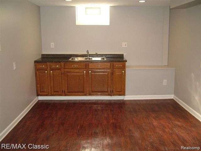 2702 N Main Street, Royal Oak, MI 48073
