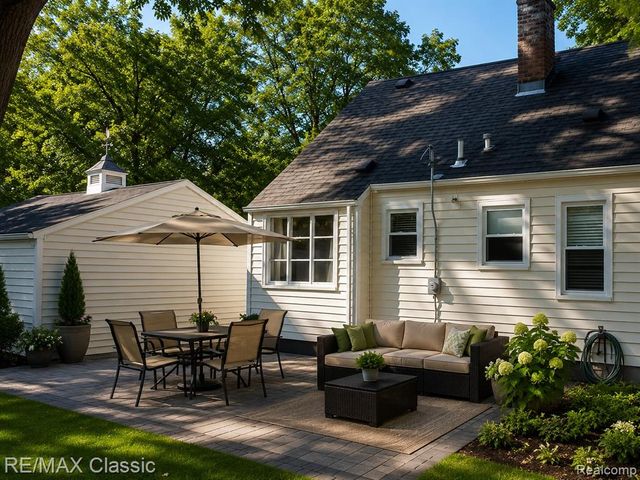 2702 N Main Street, Royal Oak, MI 48073