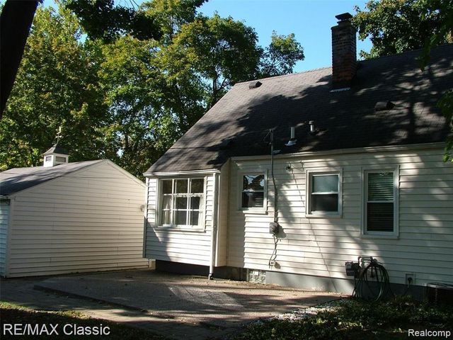 2702 N Main Street, Royal Oak, MI 48073