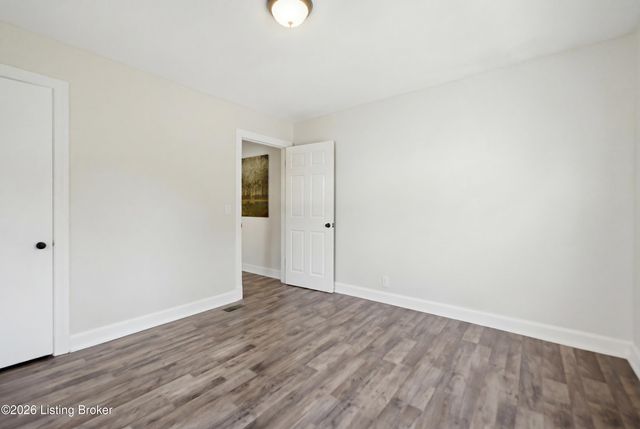 1105 Walter Ave, Louisville, KY 40215