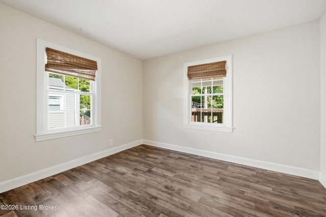 1105 Walter Ave, Louisville, KY 40215