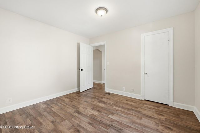 1105 Walter Ave, Louisville, KY 40215