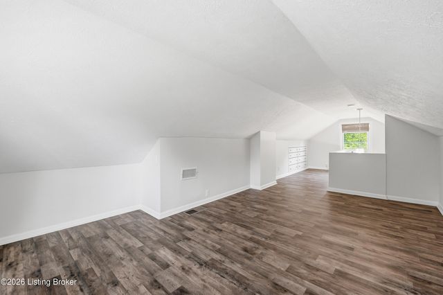 1105 Walter Ave, Louisville, KY 40215