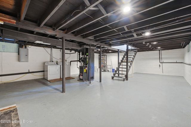 1105 Walter Ave, Louisville, KY 40215