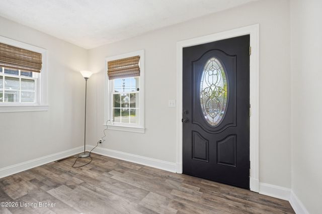 1105 Walter Ave, Louisville, KY 40215