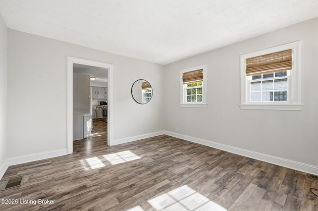 1105 Walter Ave, Louisville, KY 40215